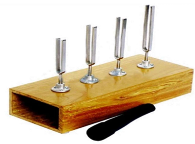 Diapasón Cuádruple